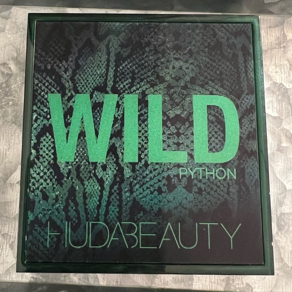 HUDA BEAUTY Wild Obsessions Eyeshadow Palette Python